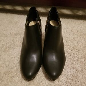 Liz Claiborne NWOT black shooties!